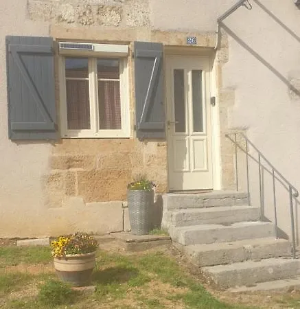 בית נופש Chez Emile 2 Avec Jardin Prive *