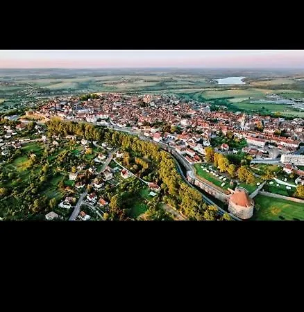 Semesterbostad Chez Emile 2 Avec Jardin Prive Humes-Jorquenay