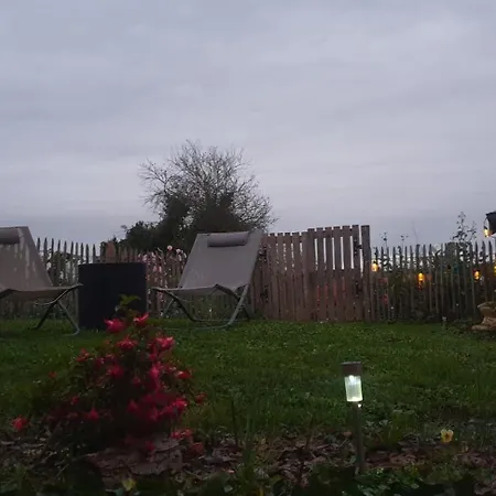 Ferienhaus Chez Emile 2 Avec Jardin Prive Humes-Jorquenay