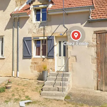 בית נופש Chez Emile 2 Avec Jardin Prive