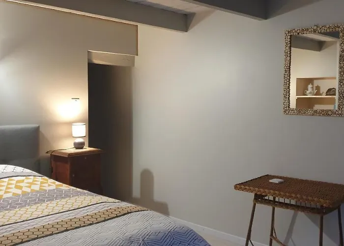 Chez Emile 2 Avec Jardin Prive